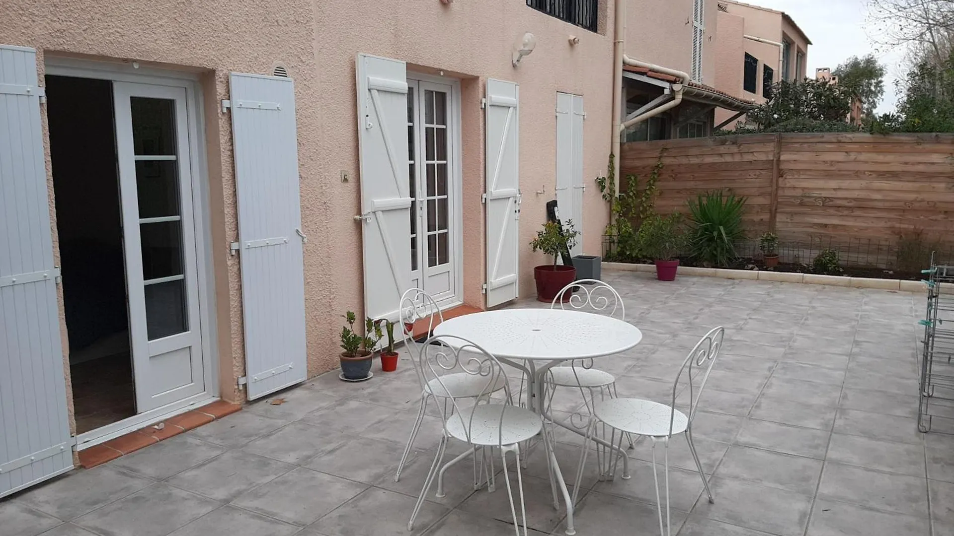 Coin De Paradis contacts